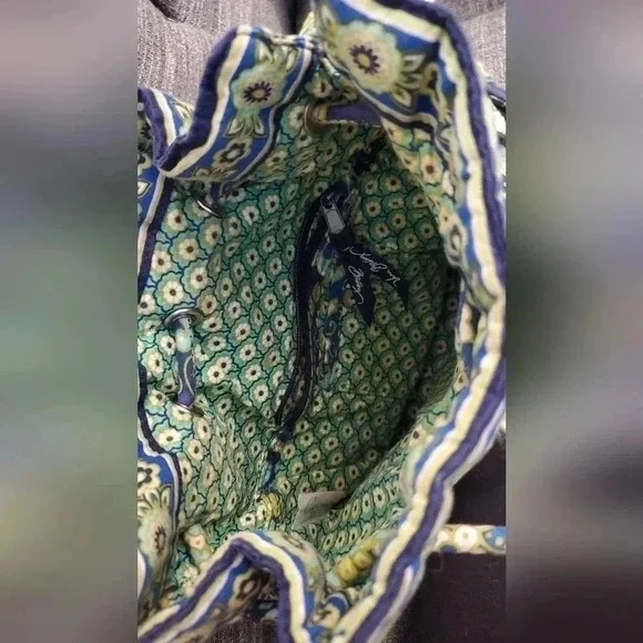 Vera Bradley drawstring bucket bag 12x13 with pockets crossbody shoulder bag - Picture 2 of 8